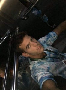 del potro encerrado ascensor